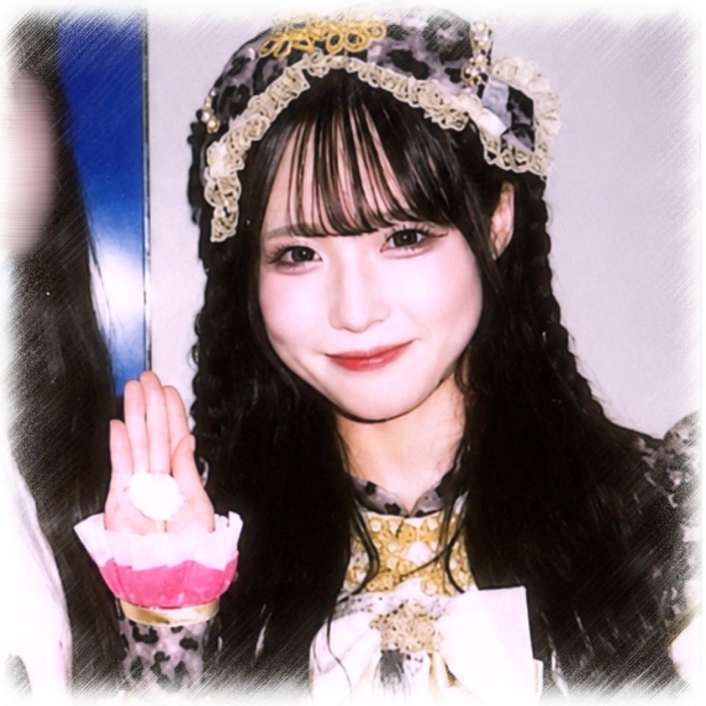 kometomomo's tweet photo. ♡POPPIN' BASE in GIGA♡
これはティッシュを見せているりこちゃんだよ、かわいいね（╹◡╹）♡
アリーナに立つ姿を見れてほんまにしあわせやーー個人的現体制見納めライブで感慨深かった🥹デビューから何日目かをピッタリ当てるりこちゃんすごくて感動🤩毎日が記念日⭐️✨
#りこちゃんお利口はん https://t.co/zDT3KzLe7v