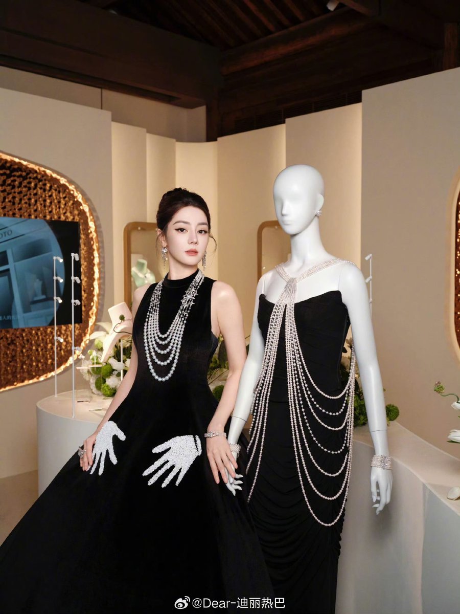 Rebaxx63's tweet photo. #Dilraba weibo updates 
Encounter brilliance and cherish unforgettable moments. Join @MIKIMOTO at the L’éclat High Jewelry Exhibition to explore the beauty of jewelry through exquisite craftsmanship and experience the eternal charm of light. ✨ https://t.co/EKG6VjYAcq