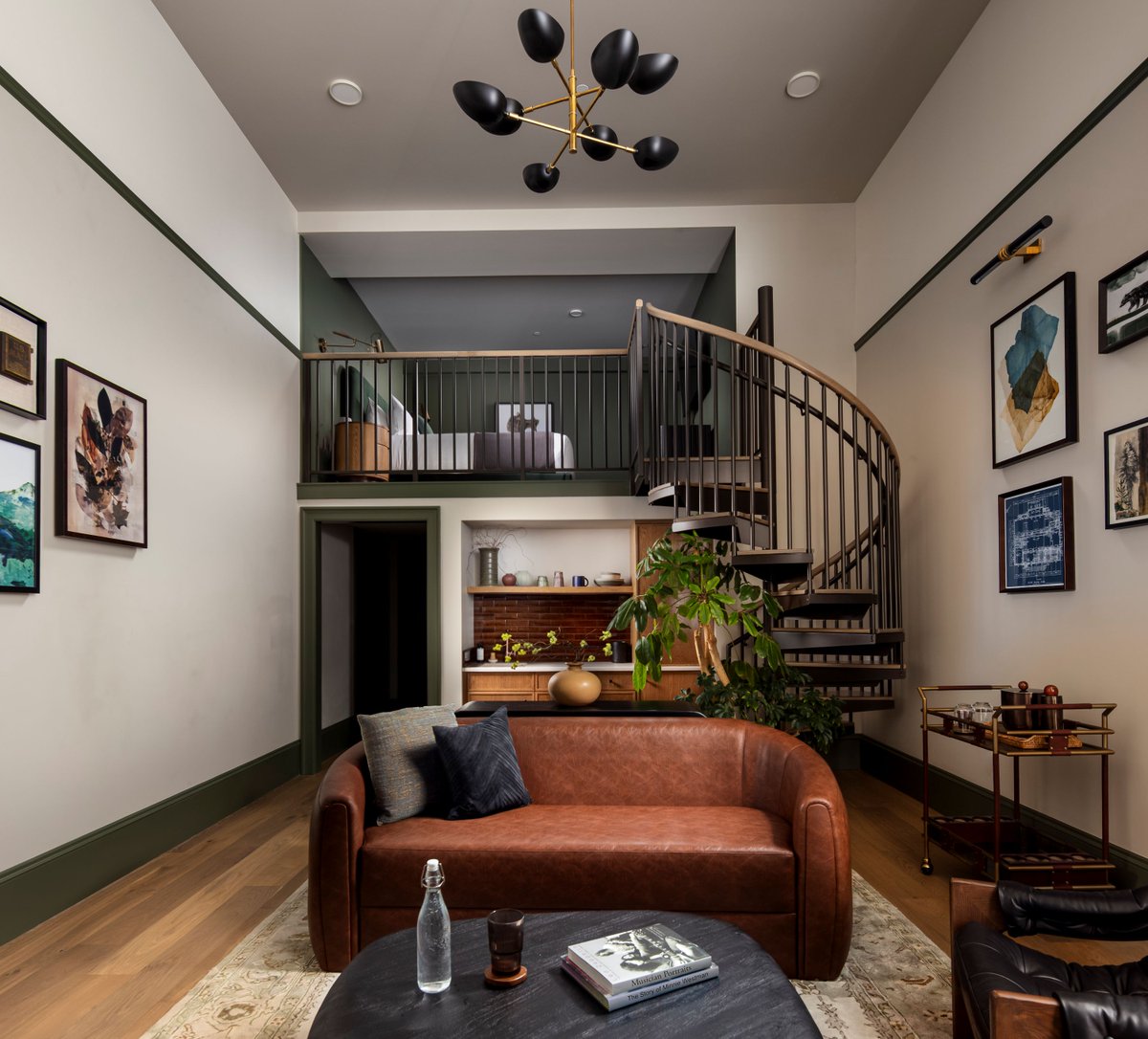 HOTELSmagazine's tweet photo. The Westman Hotel in Oregon believes that thoughtful preservation & storytelling can create memorable guest experiences—and a stronger business case for #independenthotels.
🔗Read its story: https://t.co/FixiOcMvxM
#Hospitality #HotelDesign #BoutiqueHotels #AdaptiveReuse https://t.co/hPrsIY92MD