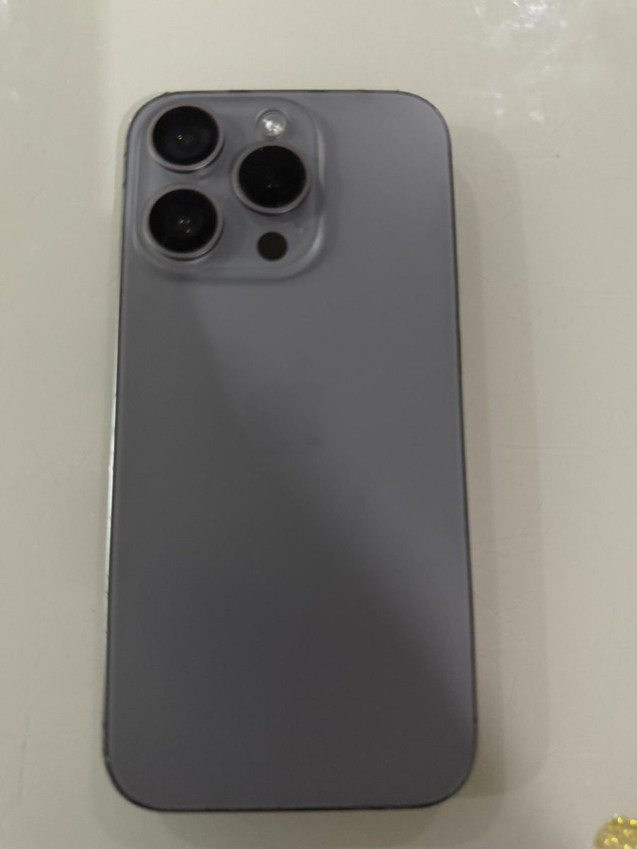 pabl0theEngine's tweet photo. my guy wants to sell his 128gb 15 pro.

physical sim,
changed screen and battery.

550k https://t.co/N78xGrKchH