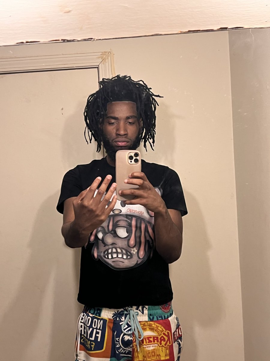 SgcQuon's tweet photo. Goodmorning 🖤
#memphis
#Florida🌴 https://t.co/OqtvURHpdR