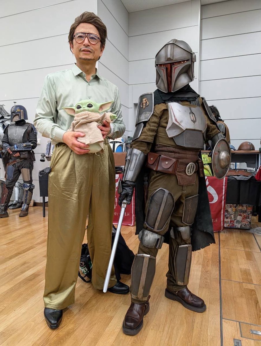 google_chiba's tweet photo. 遅ればせながら、アンリーシュドへ懲りずに偽ペドロで参戦してました😅こんな私に気づき、果敢にも声を掛けてくれる方が何人かいらしたのには感激😭日本マンダロア計画ブースでは、ROYさんと久しぶりの再会、BOBAはるさんにはコス作りのことをたくさんお聞きしたかったのですが、大失態を犯し、それどころではなくなってしまいました🙇🏻‍♂️うちの奥さんからは、もう出禁だ！と言われました😭大変失礼しました🙇
途中休憩で外に出たら、幕張のイオンシネマでグリーティングされていた501の皆様と再会＆OGUさんにも会えて感激🤩
最後にAKIRAさんにもお会いできて良かったです‼️
#アンリーシュドS４