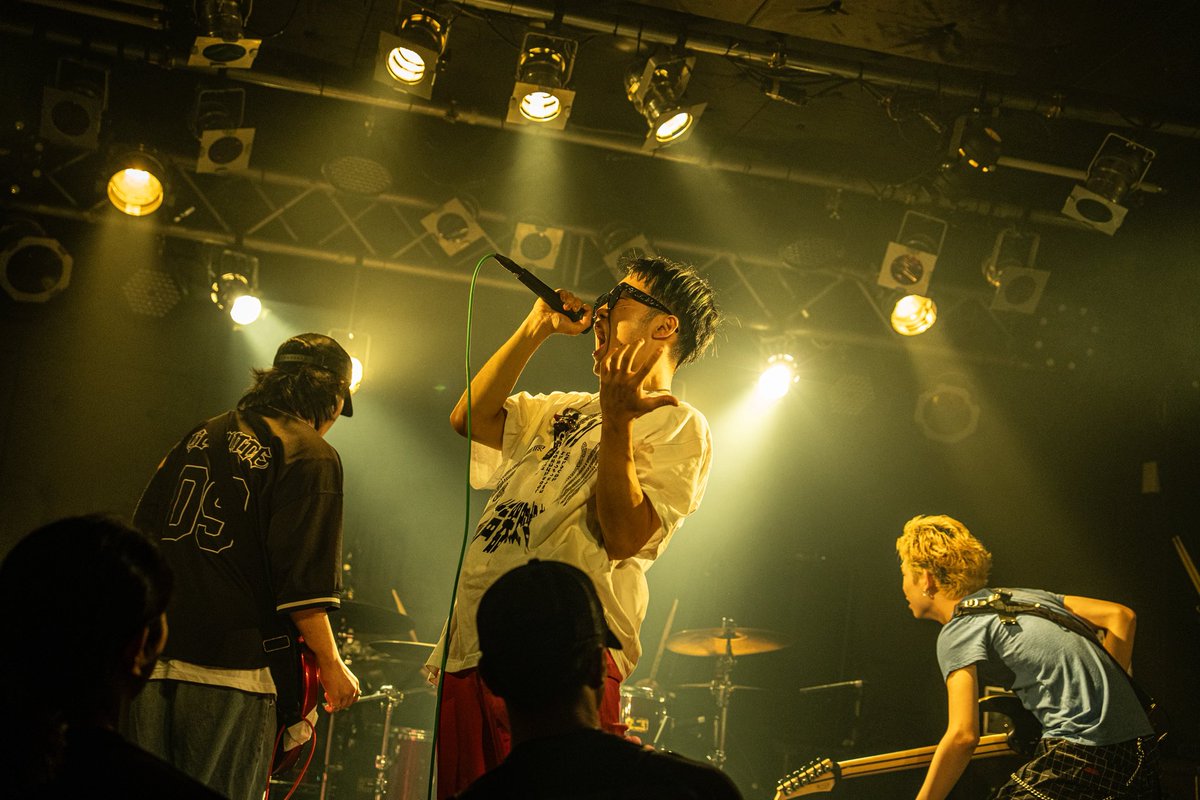 grayver_05's tweet photo. 2026 7/30 湘南bit

一年ぶりのバンドセットTHANK YOU！

偉大なるサポートメンバーの3人
Gt.@6705_mi 
Ba.京介
Dr.@Ryoma_Drums_ 

はもちろん、呼んでくれた@NEWMETA_Ryu も@rinbandvocal 
もおめでとうほんまに🍾

📷by @miuuusic https://t.co/rWkapOQNAN