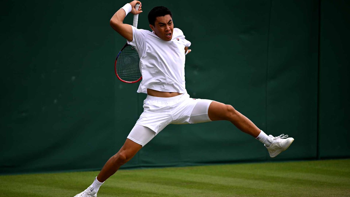 TheHumbleBettor's tweet photo. ATP Washington Free Play🎾💰

30/07:
1U 🇺🇸Brandon Nakashima Ml (+130)
0.5U O10.5 Set 1 (+125)

This should be a close match. Although Nakashima had failed to close to pressure points in previous meetings, Mensik form isn’t the best. Dragged a match against #400 ranked opponents to 4 hours barley coming out the winner. It’s a tough ask for Nakashima but if he can serve nice and take advantage of Mensik second serve he can win for sure. 

My over 10.5 set 1 lean is because both players have big serve and on hard court, in hot conditions balls are bouncing even faster.