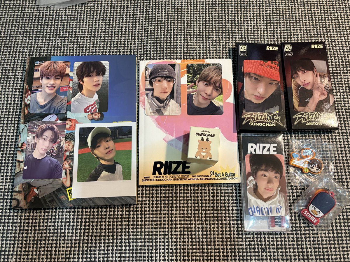 poshjaem's tweet photo. *⑅୨୧* 

wts lfb ph . . . #poshjmsells

qs sale

riize set - 2300
- incl all in pic
- anton eunseok gag (mumo pob, amazon  ver, rare)
- riizing + riizing loud sohee sungchan wonbin
- sc cup figure
- str sh jp gacha

- payo / 50% dp, rembal in 5 days
- read t&amp;c in pinned tweet byt https://t.co/YvtH34peyD