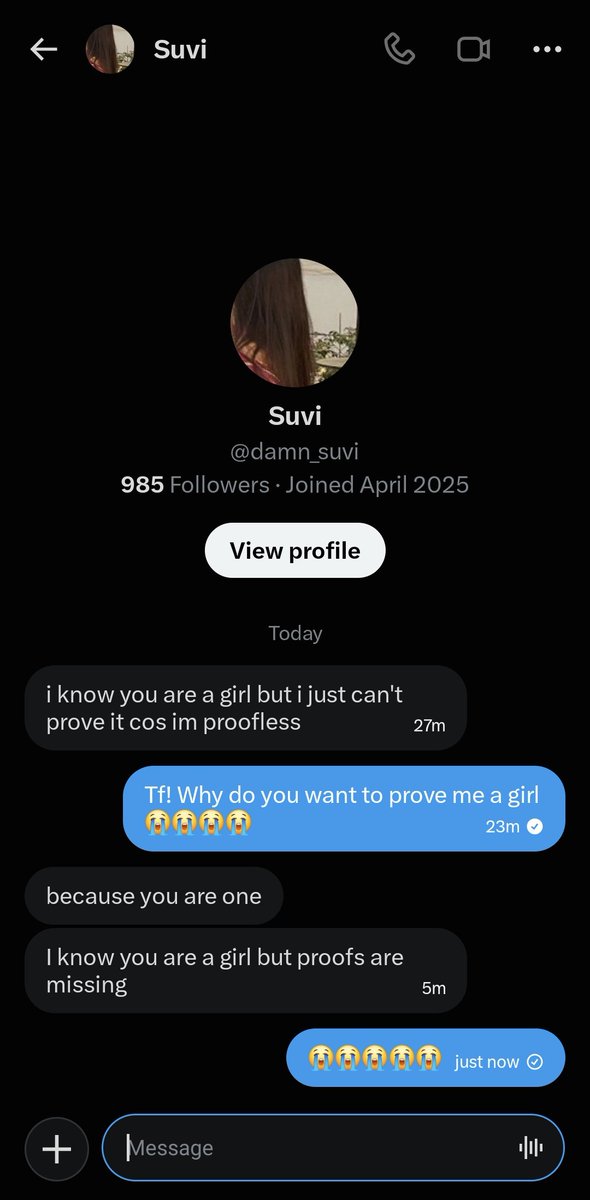 jalebi_fafdaw's tweet photo. Guys help me 😭😭😭 
@damn_suvi is doubting me https://t.co/0xTJb8Quki