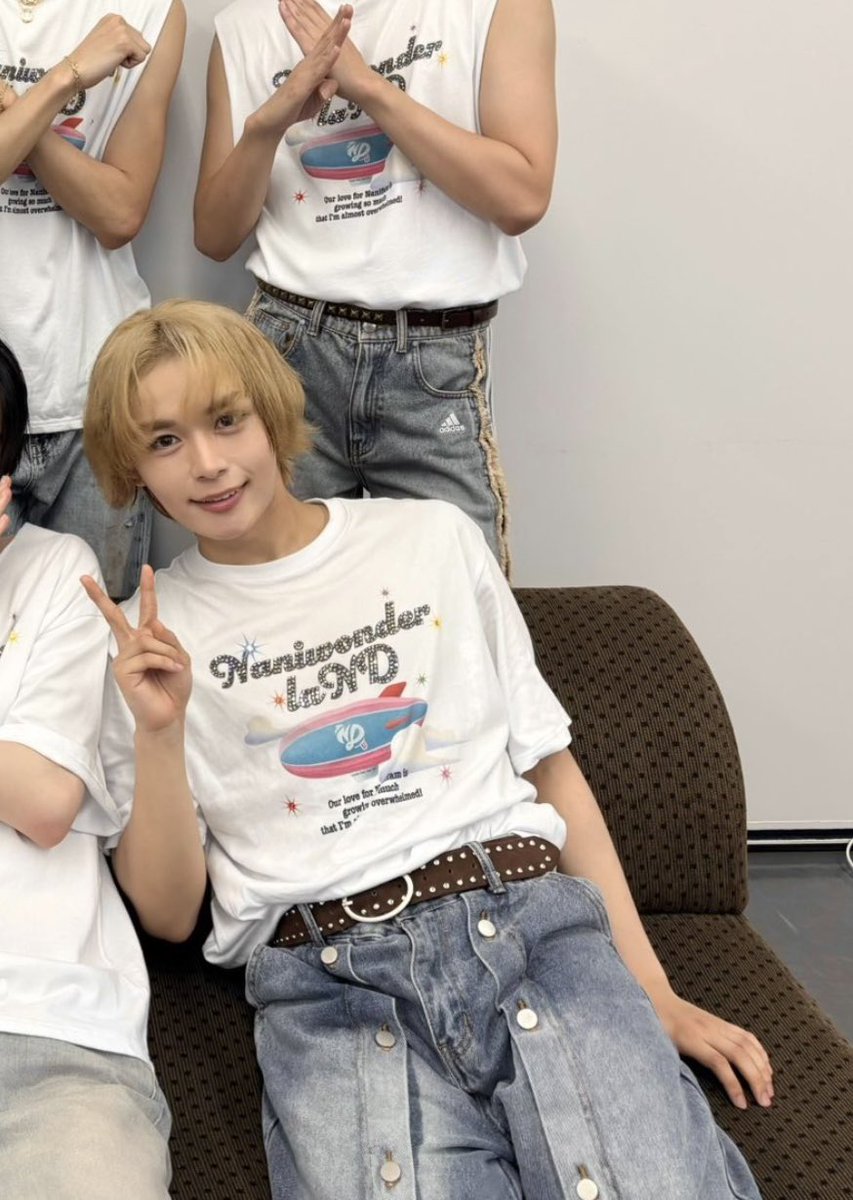 nnw_wear's tweet photo. 【大西流星アンコール衣装】

・ArtsKoreanMan   デニム
・ZARA   スニーカー

#なにわ男子_ND5 #大西流星 https://t.co/lR1IrhnGyU