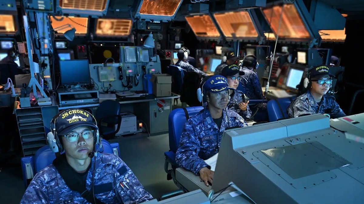 NavyLookout's tweet photo. 🇯🇵JMSDF conducts its first firing of a Tomahawk Land Attack Missile from JS Chokai.

Japan is purchasing around 200 Block IV and 200 Block V TLAM to equip at least 5 of its AEGIS destroyers.

Via @JMSDF_PAO https://t.co/nRiMlO1oTE