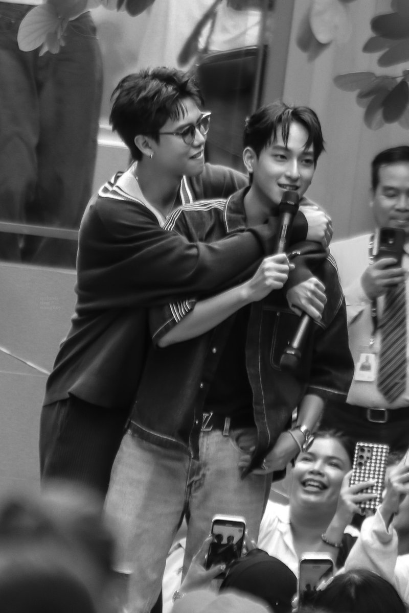 NNTNN_NNTNN's tweet photo. มันเกิดอะไรขึ้นค่าาา 

#งานมหากรรมนิยายนานาชาติ2026xGMMTV 

#งานมหกรรมนิยายนานาชาติ2026xSingChimon

#SingChimon #ซิงชิม่อน https://t.co/pNVq3DMxq9