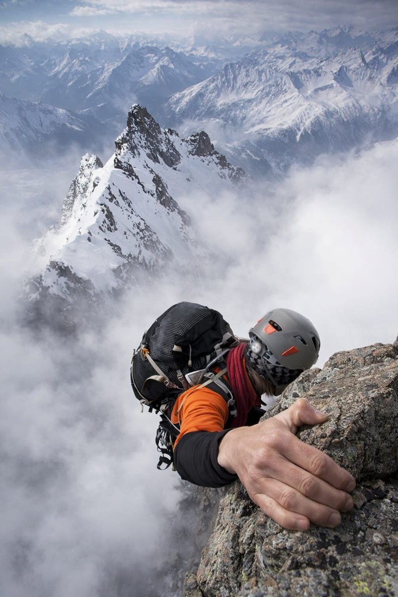 fierrocamiag's tweet photo. اعتنق هذه الحقيقة: The 🧡 mountains calms the chaotic spirit. abe yuta https://t.co/i1hJYHCmOJ