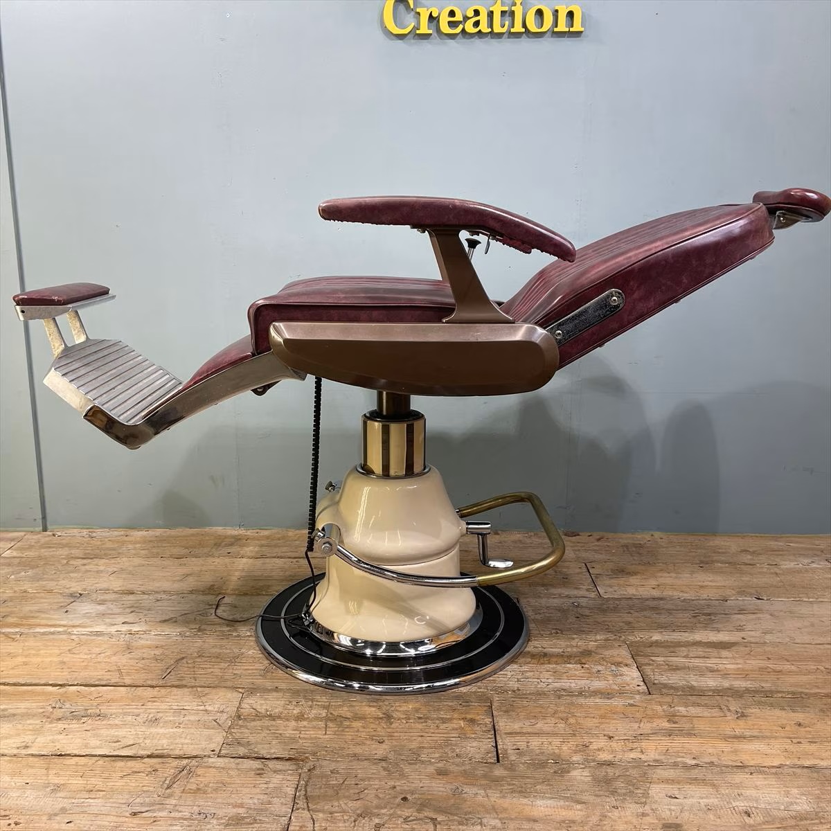 amaze_creation's tweet photo. 激レア！昭和の日本の床屋を支えた、クラサワ製作所🇯🇵

https://t.co/8UTtWRUjvG https://t.co/Y7CEcT3hxd