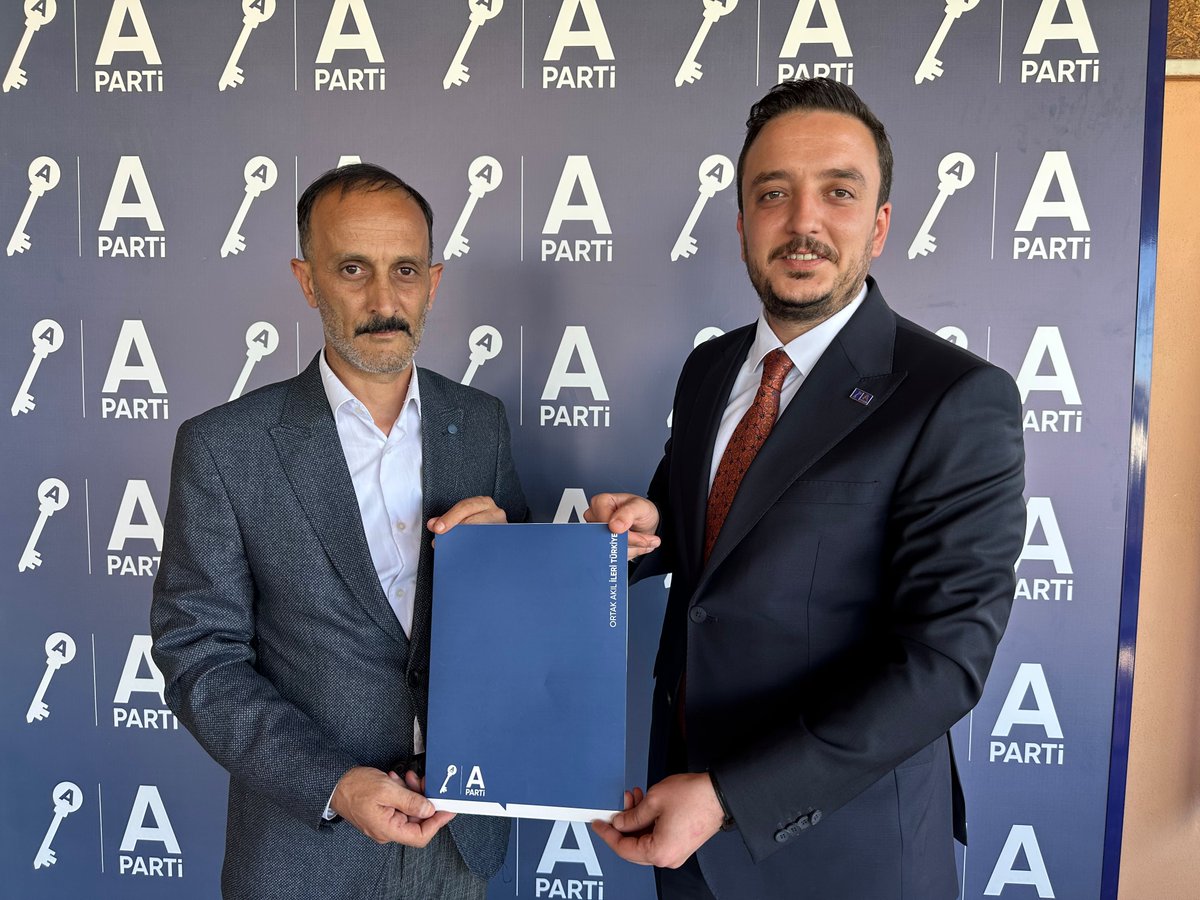 apartielazig's tweet photo. Anahtar Parti Sivrice İlçe Başkanlığı görevine Sayın Ahmet Çağrı Varol atanmıştır.

Sayın Ahmet Çağrı Varol’a üstlendiği bu önemli görevde başarılar temenni ediyoruz.

Sivrice’miz için durmadan, yorulmadan çalışmaya; milletimizin umudunu büyütmeye devam edeceğiz. https://t.co/CwguteEe4A