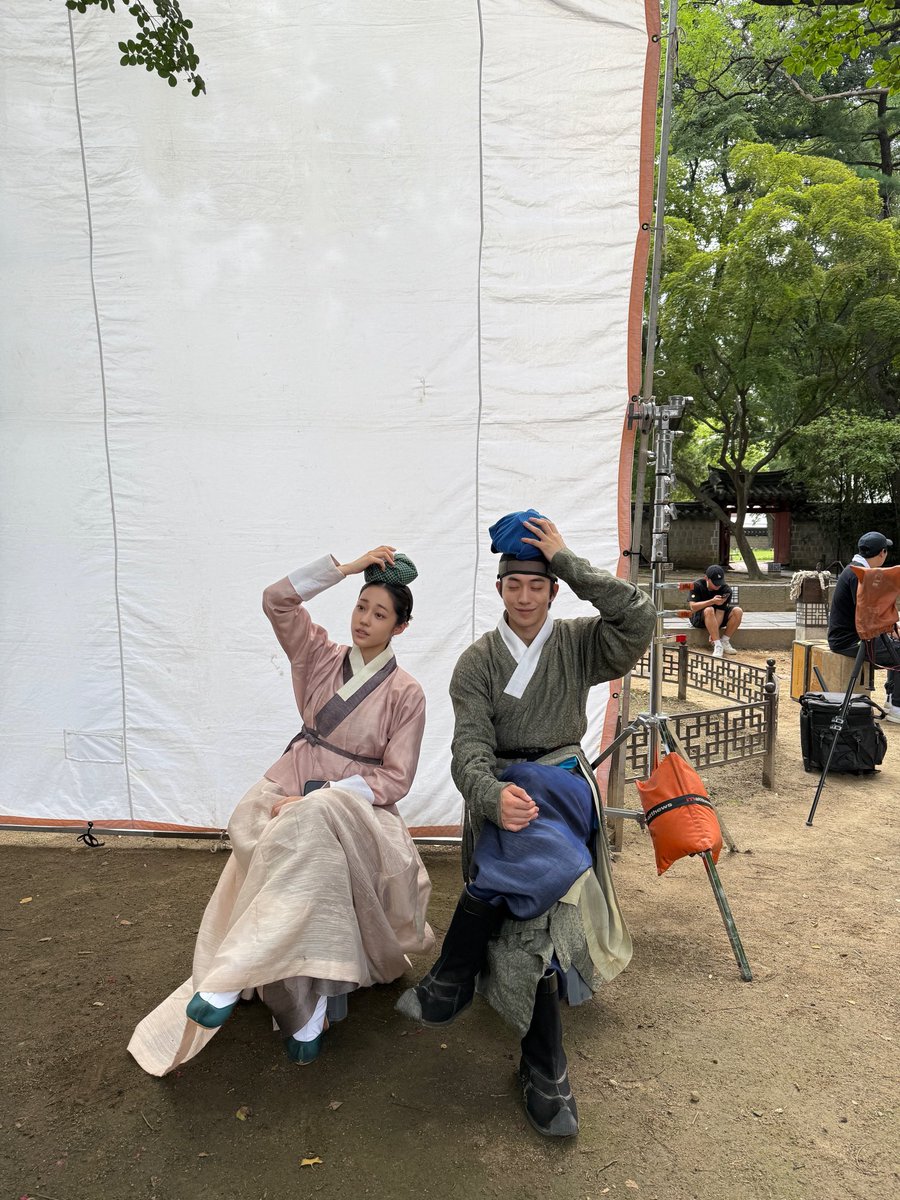 yoonseoarchive's tweet photo. 260730 | #RohYoonseo instagram post

🐰: Gathering all the two-shots [photos of two people].zip 👻🍀

#TheEastPalace #동궁 

#노윤서 #盧允瑞 #ノユンソ https://t.co/RmOWuUwYFX