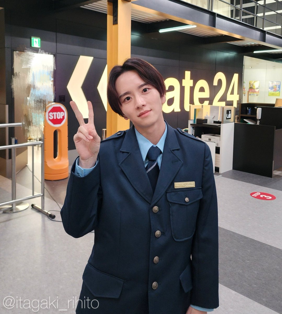 itagaki_rihito's tweet photo. 本日21:00〜
テレビ朝日「大空港〜GATE24〜」2話が放送になります！

松山の観察力にもご注目！

ぜひご覧ください✈️ https://t.co/w0T60yE8Je