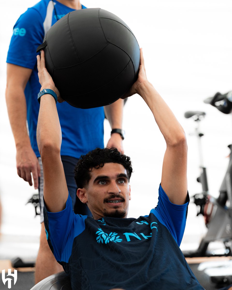 Alhilal_FC's tweet photo. 🔹 أدّى لاعبو الفريق الذين لم يشاركوا في لقاء الأمس الودي مرانًا صباحيًا ⚽️ https://t.co/9cwHYZkKvH