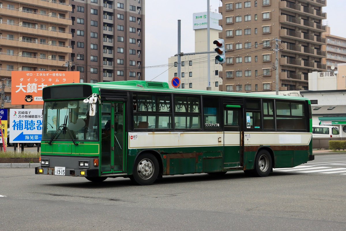 hino_bururi's tweet photo. 8月11日（山の日）は、苫小牧市内を走行する予定です。時間は10時〜15時前後を予定。
撮影は歓迎いたしますが、安全を最優先に、交通ルールを守り、事故や怪我のないよう十分ご注意ください。 皆さまのご理解とご協力をお願いいたします。 https://t.co/F6Lxb1GdGF