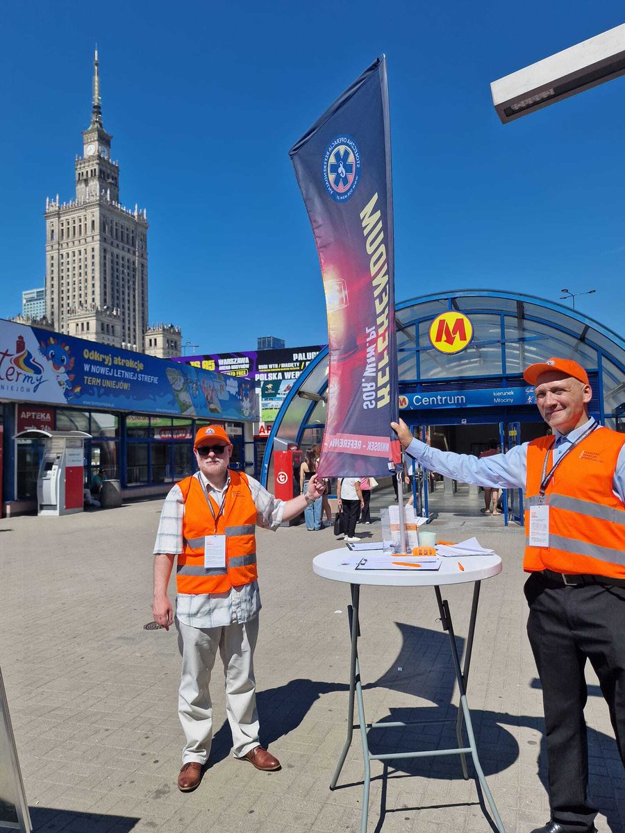 SORwaw's tweet photo. 🟡🔴 Pierwszy dzień zbiórki podpisów!

Nasi wolontariusze są już na ulicach Warszawy i zbierają podpisy pod referendum.

Dziękujemy za każdy podpis i każde wsparcie. 

Śledźcie nasze media społecznościowe i stronę https://t.co/MitdTSUX5t

#SOR #SORwaw #referendum #Warszawa https://t.co/F4zlAJREkq