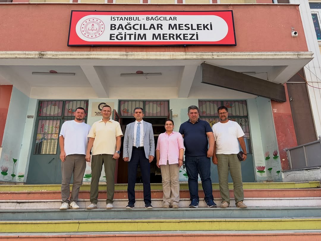 BagcilarMem's tweet photo. 2026-2027 eğitim öğretim yılı hazırlıkları kapsamında İlçe Millî Eğitim Müdürümüz Mehmet Sansar, yeni adresinde hizmet verecek MESEM’i ziyaret ederek yürütülen çalışmaları yerinde inceledi.
📍Kemalpaşa Mah. Okul Sok. No:15, Bağcılar / İstanbul https://t.co/GlTBirEjaD