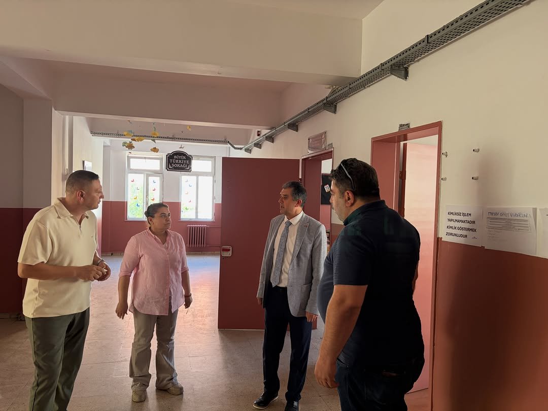 BagcilarMem's tweet photo. 2026-2027 eğitim öğretim yılı hazırlıkları kapsamında İlçe Millî Eğitim Müdürümüz Mehmet Sansar, yeni adresinde hizmet verecek MESEM’i ziyaret ederek yürütülen çalışmaları yerinde inceledi.
📍Kemalpaşa Mah. Okul Sok. No:15, Bağcılar / İstanbul https://t.co/GlTBirEjaD