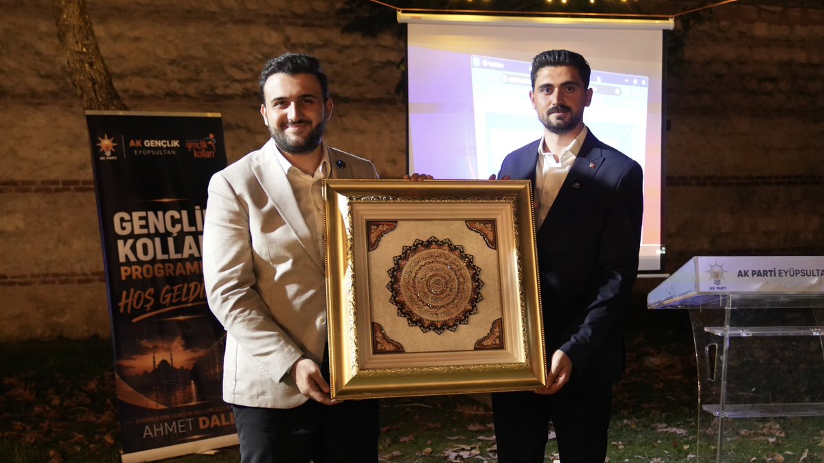 eyupakgenclik's tweet photo. İl Gençlik Kolları Başkanımız Sayın @nevzatyuce ’nin katılımlarıyla Eyüpsultan Sahil’de gerçekleştirdiğimiz Waffle Fest'te harika bir akşam geçirdik!

Bu özel akşamda bizlerle aynı atmosferi paylaşan tüm genç kardeşlerimize teşekkür ederiz. 🙌🏻 https://t.co/NVha7XBIIF