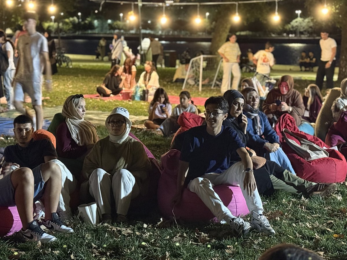 eyupakgenclik's tweet photo. İl Gençlik Kolları Başkanımız Sayın @nevzatyuce ’nin katılımlarıyla Eyüpsultan Sahil’de gerçekleştirdiğimiz Waffle Fest'te harika bir akşam geçirdik!

Bu özel akşamda bizlerle aynı atmosferi paylaşan tüm genç kardeşlerimize teşekkür ederiz. 🙌🏻 https://t.co/NVha7XBIIF