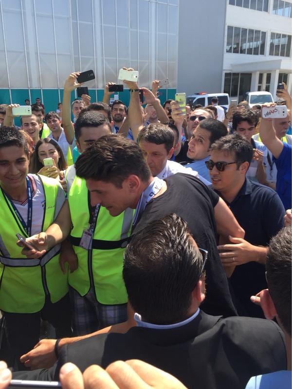 HaberKartali's tweet photo. 📅 Tarihte Bugün: 30 Temmuz 2015  

Mario Gomez, Beşiktaş'ta! https://t.co/NWJ42H8rFl