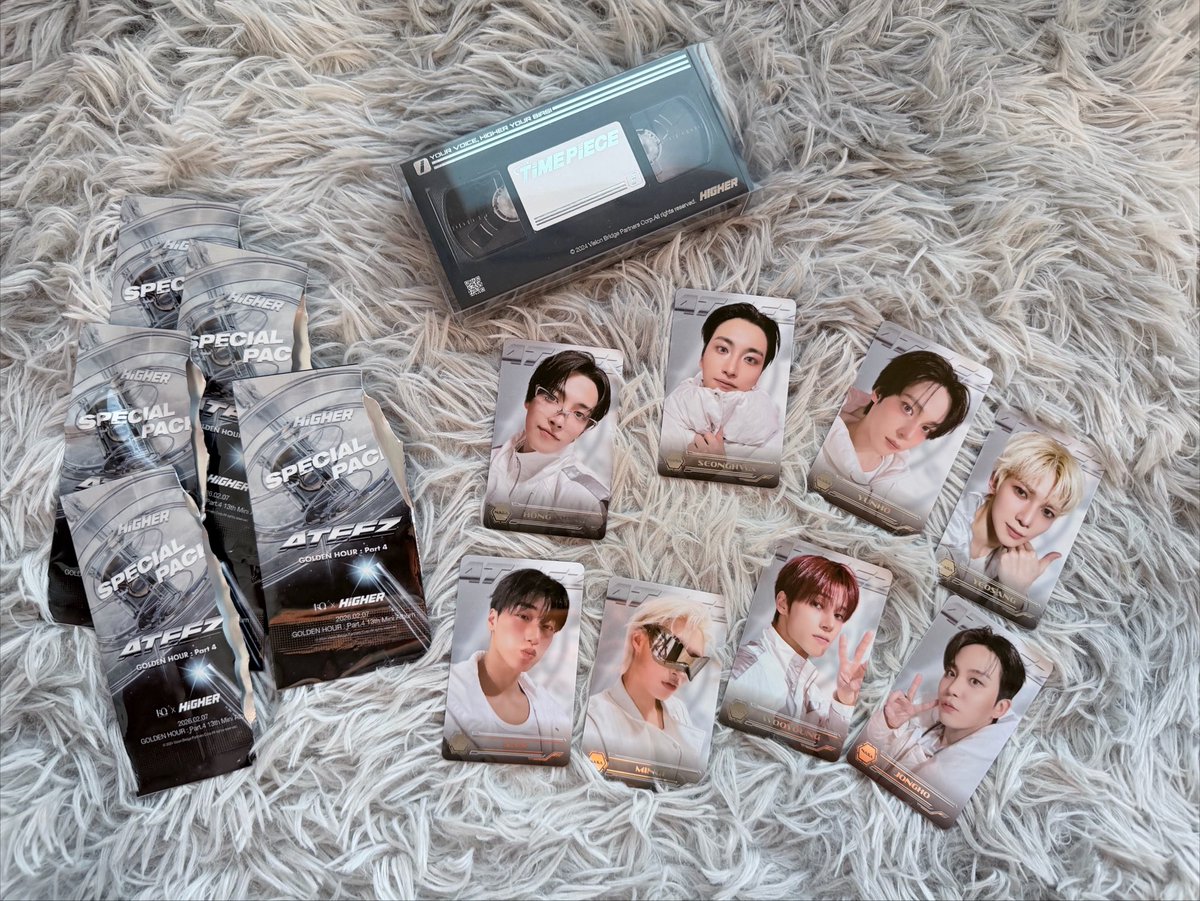 Life so busy, I finally opened my ATEEZ NASA higher photocards