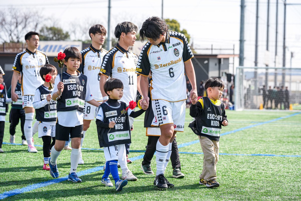 fukuyamacityFC's tweet photo. ╋━━━━━━━━━━━
　    エヴォルヴィンフットボールフィールド 
　　　　　　　　3周年🎉
　　　　　　　　━━━━━━━━━━━╋

本日、エヴォルヴィンフットボールフィールドは竣工から3周年を迎えました！⚽️ ✨

この3年間、トップチームやアカデミーの活動はもちろん、毎年30万人を超える皆さまに足を運んでいただき、クラブを支えてくださるすべての皆さまのおかげで、この日を迎えることができました🙇‍♀️🤝

これからも、この場所がスポーツを楽しむだけの場所ではなく、人と人がつながり、地域の皆さまが日常の中で自然と集えるコミュニティの拠点となれるよう取り組んでいきます！

🔗https://t.co/pwnD6QKGdF

#福山シティFC #エヴォルヴィンフットボールフィールド