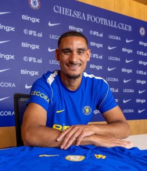 ActuFoot_'s tweet photo. 🚨 Nous sommes le 30 juillet, ET CHELSEA A DÉJÀ CLAQUÉ ENVIRON 342M€ LORS DE CE MERCATO !!!! 💰💙

✅ Morgan Rogers 🏴󠁧󠁢󠁥󠁮󠁧󠁿 : 138 M€ 
✅ Maxence Lacroix 🇫🇷 : 60 M€
✅ Marco Palestra 🇮🇹 : 57 M€
✅ Geovany Quenda 🇵🇹 : 50 M€
✅ Emmanuel Emegha 🇳🇱 : 25 M€
✅ Alves Denner 🇧🇷 : 10 M€
✅ Dastan Satpaev 🇰🇿 : 2,4 M€
⏳ Valentin Barco 🇦🇷
⏳ Jordan Henderson 🏴󠁧󠁢󠁥󠁮󠁧󠁿
⏳ Danny Welbeck 🏴󠁧󠁢󠁥󠁮󠁧󠁿