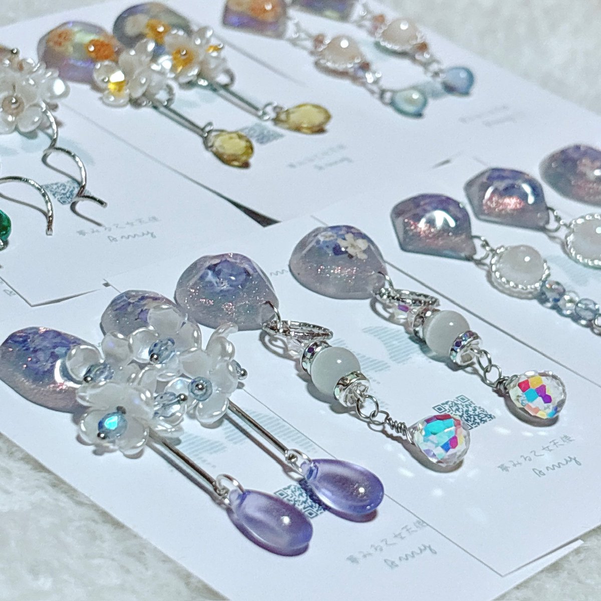 mopmop_art's tweet photo. ｾﾞｪ…ﾊｧ…minneに新作の作品出品(展示のみ)終わりました…作品名は考えてたけど色の名前考えてなくて全部登録するのに2日かかった…(毎回出品する時に即興で名前考える自分のせいである)
よかったら覗いてみてね
https://t.co/kPu7m0PHye https://t.co/JNv9T8rAUY