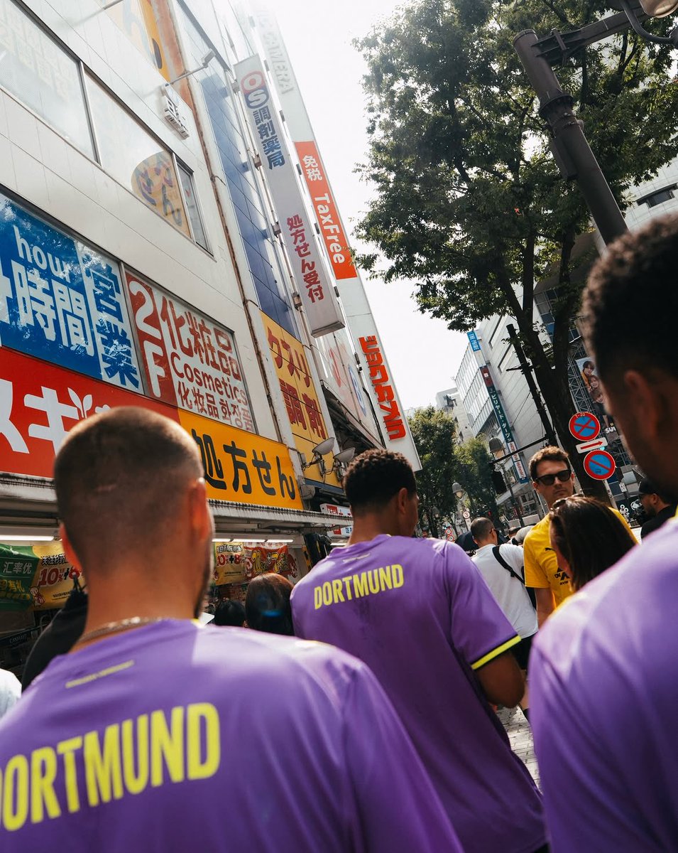jb7updates's tweet photo. Some pictures of Jobe showing off BVB’s new third kit today in Tokyo, Japan. 📸🟪🇯🇵 https://t.co/Ushcak5osW