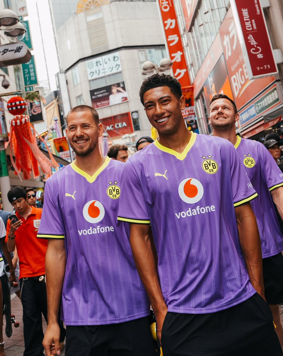 jb7updates's tweet photo. Some pictures of Jobe showing off BVB’s new third kit today in Tokyo, Japan. 📸🟪🇯🇵 https://t.co/Ushcak5osW