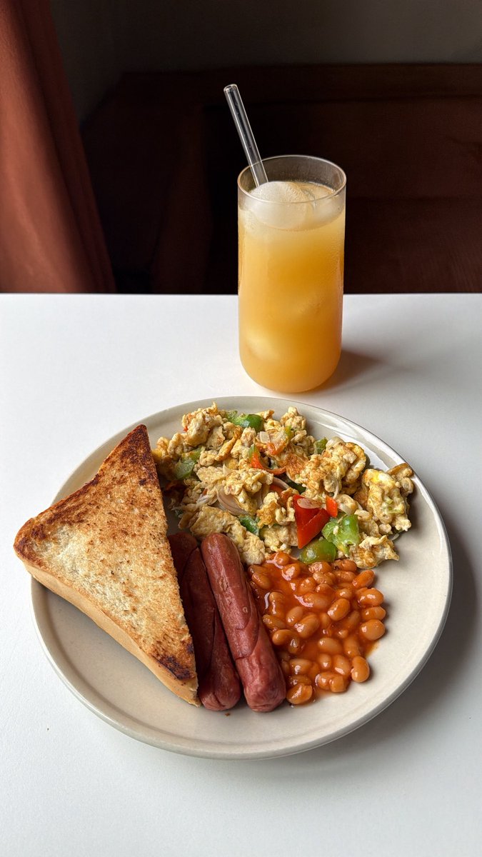 alhajitheozzzy's tweet photo. Light or heavy breakfast ? https://t.co/CZwjEpNCzw