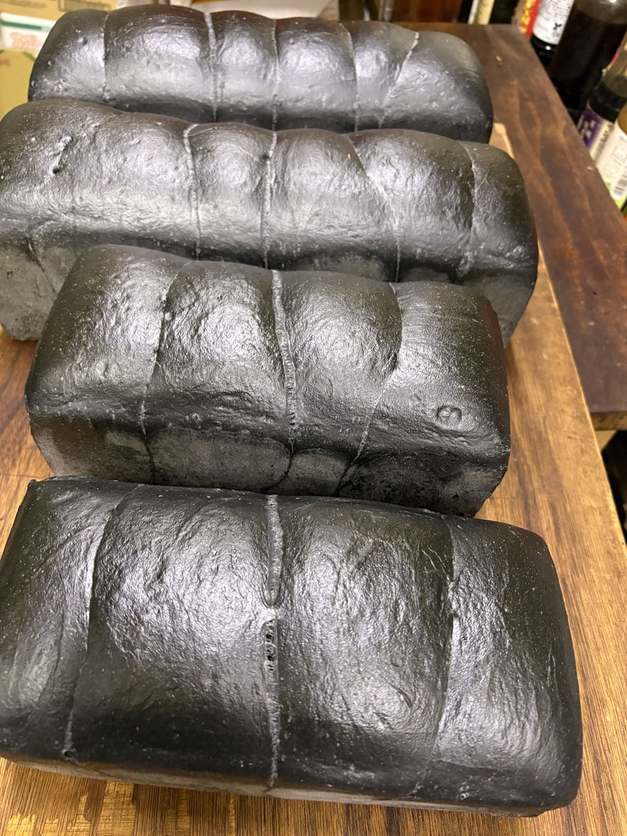 funakatuo's tweet photo. 薬膳パン達です。
身体に何かしらの健康環境を確保出来る。 https://t.co/B3Zhwv3WhZ