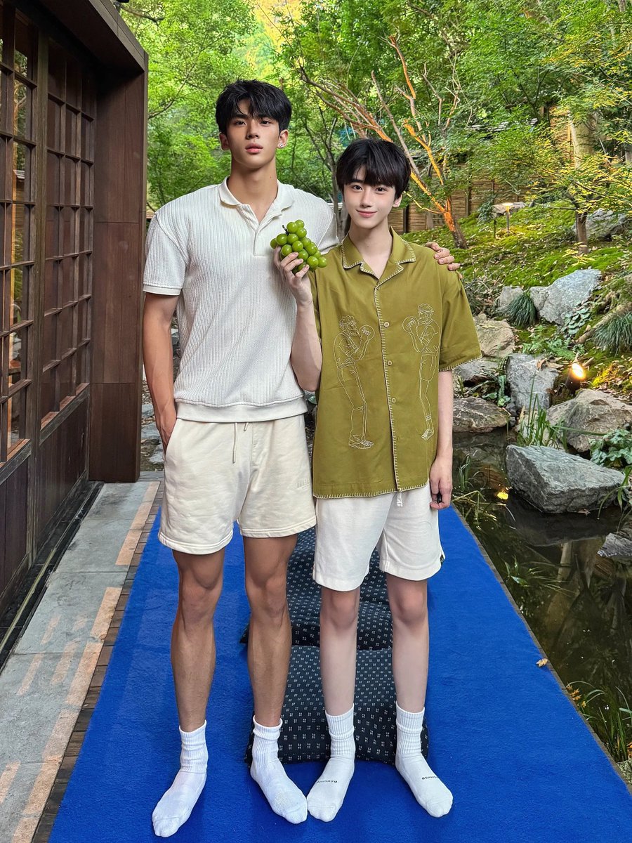 o88oio's tweet photo. 想看吃葡萄的样子🍇 https://t.co/da99gJPWra