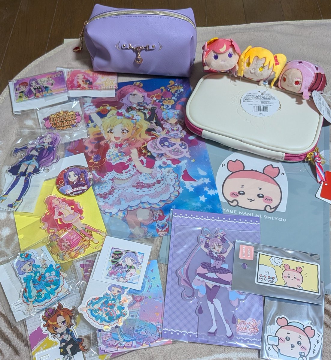machi2fac's tweet photo. 本当に今更なんですが
春に東京に遊びに行ったとき欲望のまま買い漁ったものです https://t.co/7zisGOgyju
