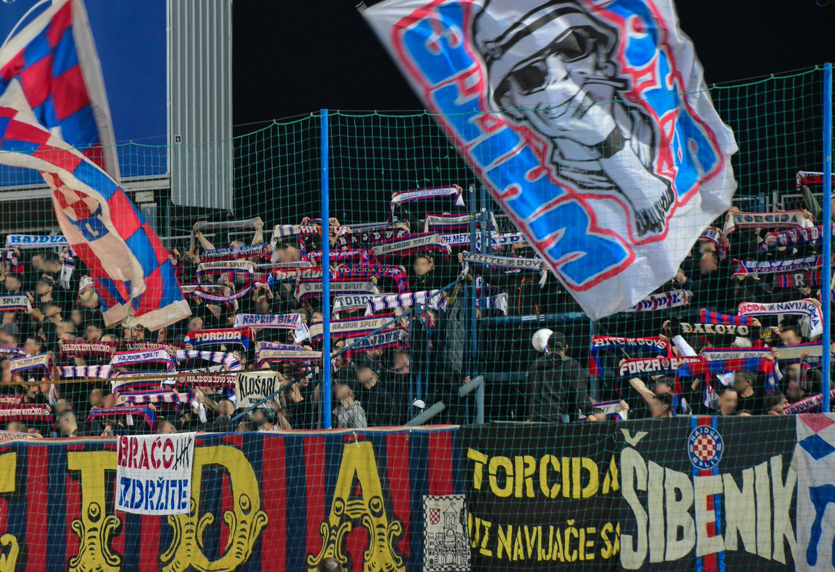 ultras1899_'s tweet photo. Hajduk Split : La #TorcidaSplit a annoncé qu'elle n’achèterait pas de billets pour le déplacement de dimanche à Varaždin, lors de la 1ère journée de Championnat, appelant les supporters du #Hajduk à se rassembler devant le Stadion Varteks pour y soutenir l'équipe https://t.co/fQEAID4dzU