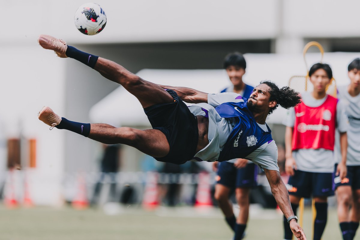 sanfrecce_SFC's tweet photo. 🩰✨

#sanfrecce #ONEVIOLET 
#セバスティアン・アレー https://t.co/2kUcsx1mud