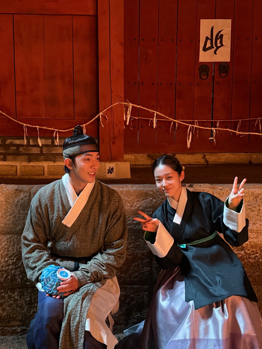 wngurdld's tweet photo. 동궁 생강 노윤서 배우 인스타 남주혁

투샷을 모아모아.zip 👻🍀 https://t.co/5SwV8FZ17P