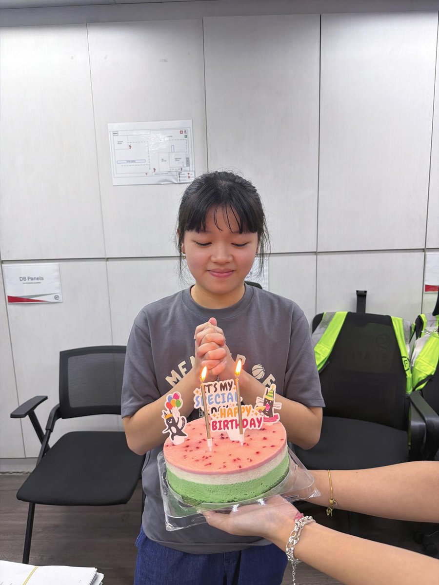 Declarators_'s tweet photo. What a coincidence! 🎉 Both of our team members from the same department share the same birthday and even joined Declarators just one week apart.

Happy Birthday to Michelle and Lay Zhuan from our Airfreight Team! 🎂✨

Thank you so much for working on your birthday! https://t.co/aEVQv4aq9N