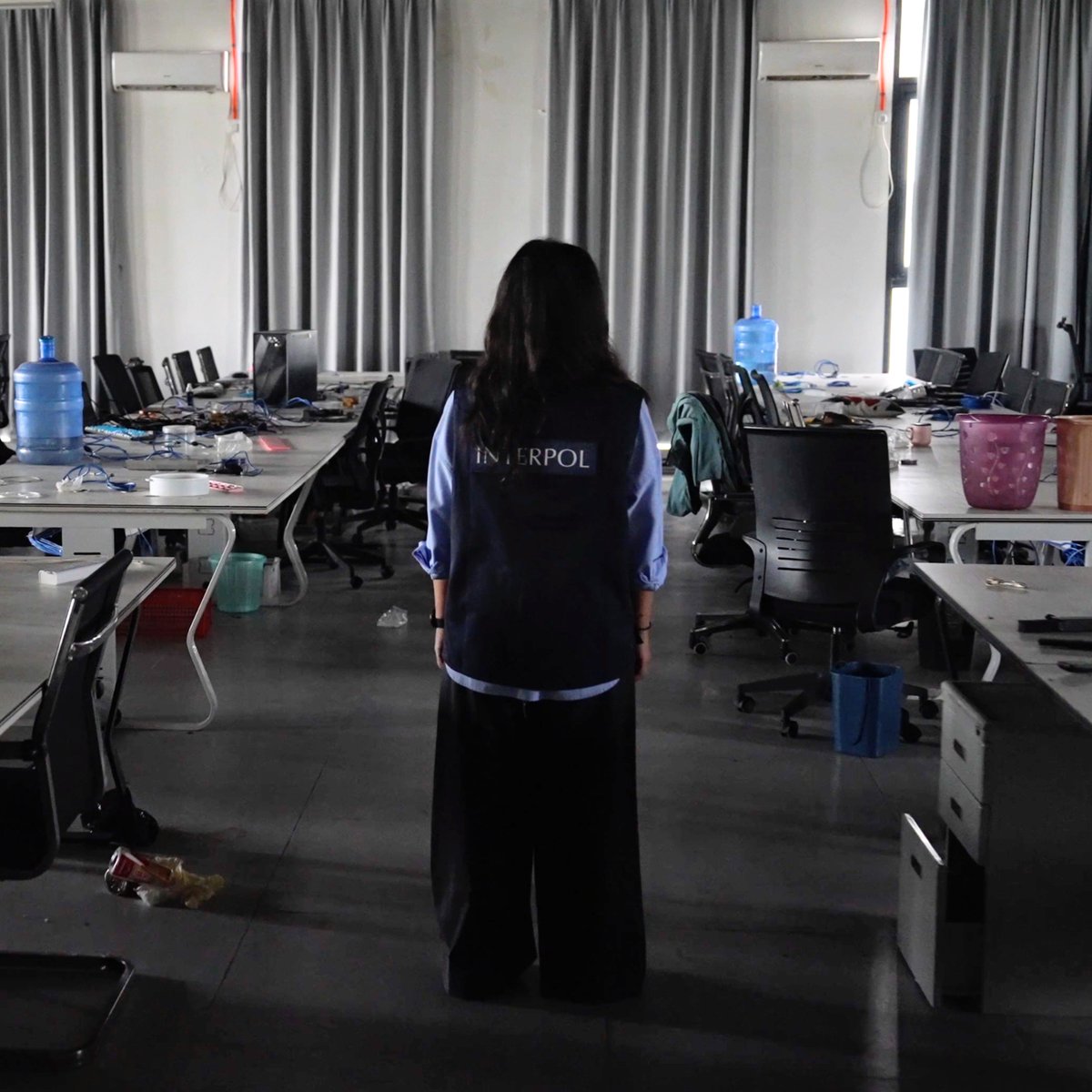 INTERPOL_HTCE's tweet photo. A job offer. A promise of a better future. A message on social media. 

Many victims of human trafficking are forced into online scam compounds. 

@INTERPOL_HQ works to safeguard victims and disrupt these criminal networks: https://t.co/K9UTTiZvOY 

#EndHumanTrafficking https://t.co/bHpg4S6TGl