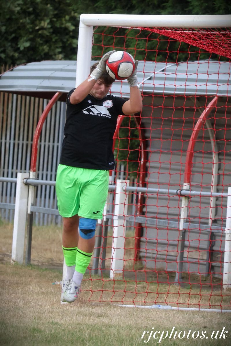 OllertonTownCFC's tweet photo. Photography of Tuesday's friendly v Southwell City Reserves 🔴⚫️

(📷 @Swfc_regan) https://t.co/WY2BNgnW6Z