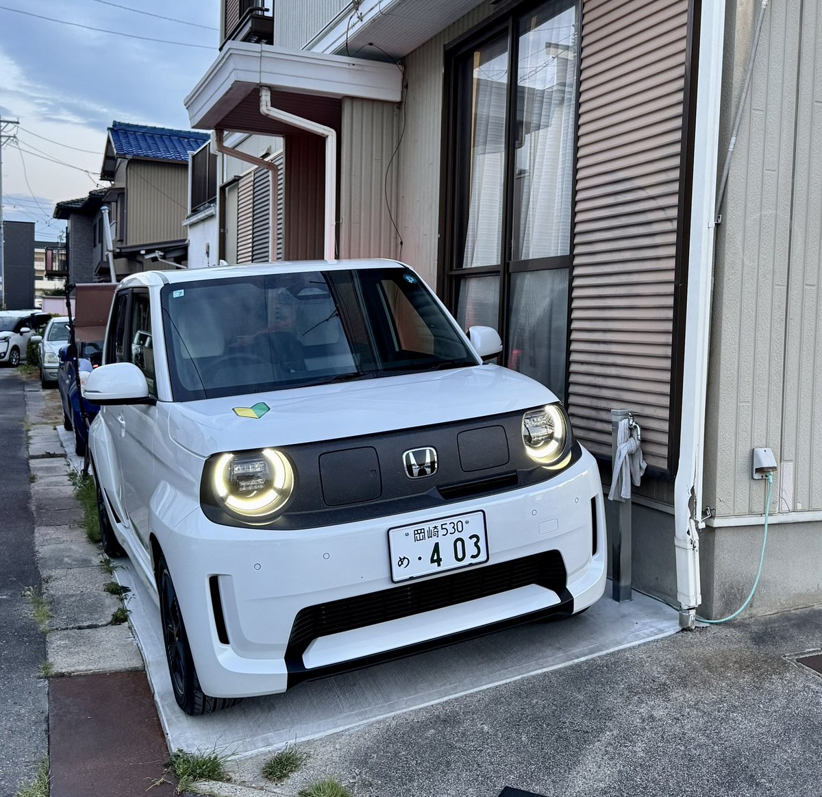 dr_yam_rc's tweet photo. BEV2台での感想
航続距離の短かさは慣れる
給油、暖機運転、オイル交換から解放されてストレス減
車を大事にするほどにシビアコンディションが気になってしまうので
深夜割引で充電すれば30kWhが500円
ガソリン代の約4分の1
自動車税は5年免除
乗って楽しい両車で満足です！
#スーパーワン #ホンダｅ https://t.co/tRX5LLf0Rg