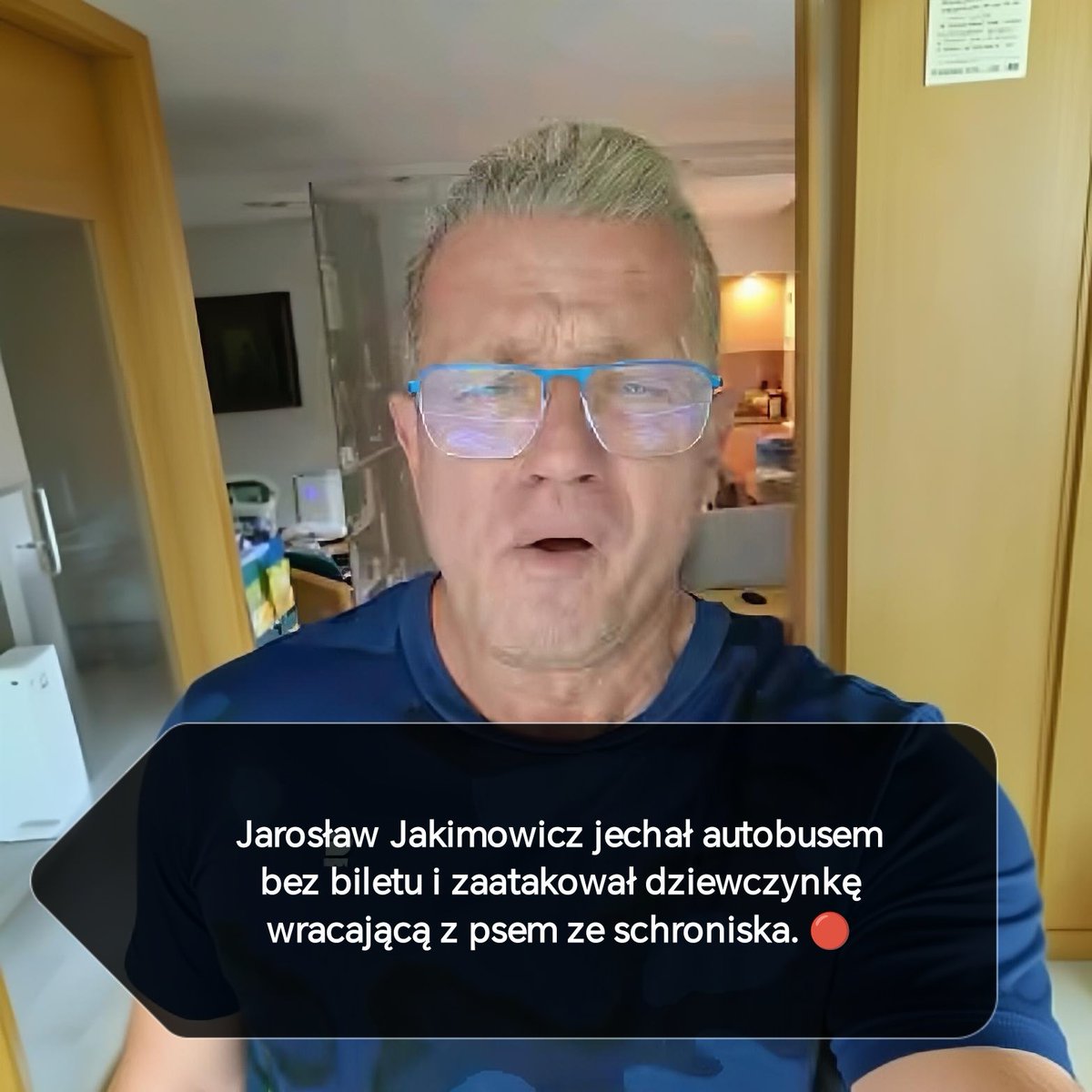 OmzRi's tweet photo. JAKIMOWICZ JEŹDZI BEZ BILETU I ATAKUJE DZIEWCZYNĘ WRACAJĄCĄ Z PSEM ZE SCHRONISKA - KOMPLETNY UPADEK

Jarosław Jakimowicz wsiadł do autobusu i nie skasował biletu. Przez całą podróż zachowywał się nerwowo, rozglądając się, czy do pojazdu nie wsiadają kontrolerzy.

W tym samym czasie młoda dziewczyna wracała ze schroniska z niewielkim psem. Zwierzę było spokojne, więc wzięła je na kolana, aby zapewnić mu poczucie bezpieczeństwa. Zachowanie to nie spodobało się Jakimowiczowi, który zaczął głośno ją krytykować i domagać się, aby pies znajdował się wyłącznie na podłodze.

Psy mają jeździć na podłodze - krzyczał!

Atmosfera szybko zrobiła się napięta. Inni pasażerowie stanęli w obronie kobiety, zwracając uwagę, że mężczyzna nie reagował na inne zachowania, takie jak zajmowanie siedzeń bagażem czy brudne obuwie pozostawiane na siedzeniach. Ich zdaniem jego reakcja była nieproporcjonalna i nieuzasadniona.

Zdenerwowany Jakimowicz podszedł następnie do kierowcy autobusu, próbując nakłonić go do interwencji wobec kobiety. Kierowca odpowiedział jednak, że nie widzi podstaw do podejmowania jakichkolwiek działań, ponieważ sytuacja nie zagraża bezpieczeństwu podróżnych.

Jakimowicz nadal głośno krzyczał i wywoływał zamieszanie. 

Chwilę później do autobusu wsiedli kontrolerzy biletów. Widząc ich, Jakimowicz wybiegł z pojazdu na najbliższym przystanku, nie poddając się kontroli.

Tak wygląda upadek pracownika medialnego TV PIS, który zarabiał niedawno dziesiątki tysięcy złotych i był gwiazdą prawicowej propagandy.

Dzisiaj może szukać miejsca co najwyżej w kanale ZERO u Stanowskiego, który zbiera z różnych redakcji takich rozbitków życiowych, żeby dla niego pracowali. 

_____
Skutecznie ścigamy rasistów, homofobów, faszystów, ksenofobów, komunistów i proputinowskich nacjonalistów. Bez żadnego wsparcia państwa, bez unijnych dotacji.
Jedynym źródłem finansowania działań Ośrodka są dobrowolne darowizny naszych zwolenników.

Wspieraj nas:
https://t.co/UoCbYqT979

Dane do przelewu:
nr konta 19 2490 0005 0000 4520 8435 8540
Ośrodek Monitorowania Zachowań Rasistowskich i Ksenofobicznych
Ul. Hoża 86/410 
00-682 Warszawa
Tytuł: „darowizna na działalność statutową”
IBAN: PL 19 2490 0005 0000 4520 8435 8540
SWIFT: ALBPPLPW