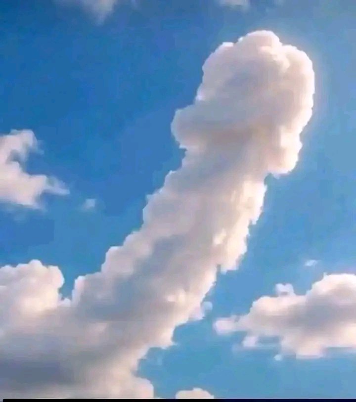 doncrosx's tweet photo. Greetings to you all, a bright morning with this on the sky.... Who can tell what it looks like? https://t.co/tTN3y7pbgg