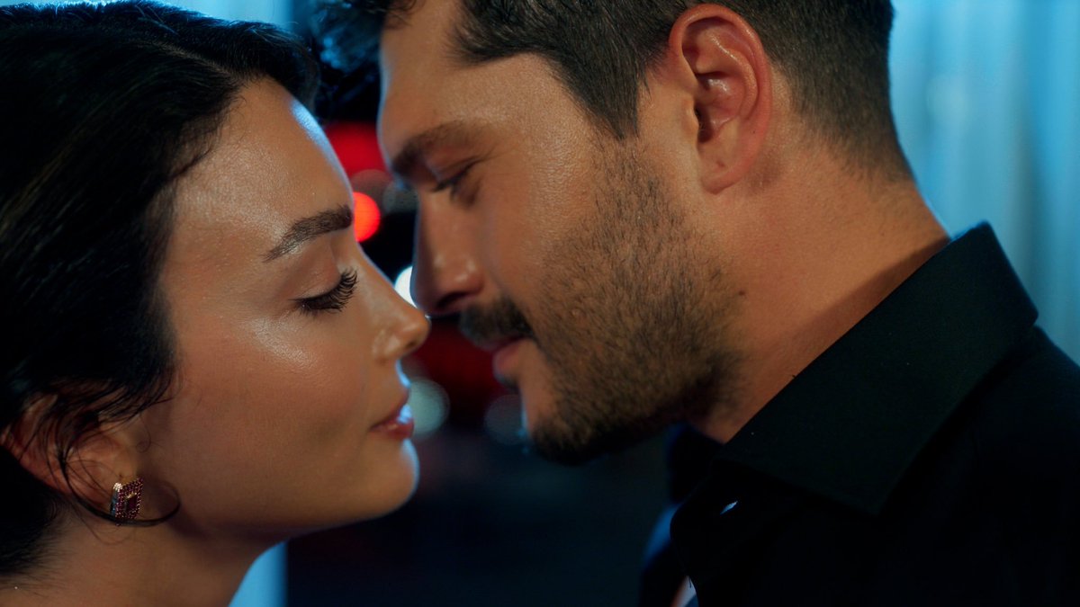 ozgeyetkinlik's tweet photo. 🎬 | #DoğanınKanunu 9. Bölüm 1. Tanıtım kareler #DoğYam ✨️

#ÖzgeYağız • #AlperenDuymaz https://t.co/qyVENUU5ZI