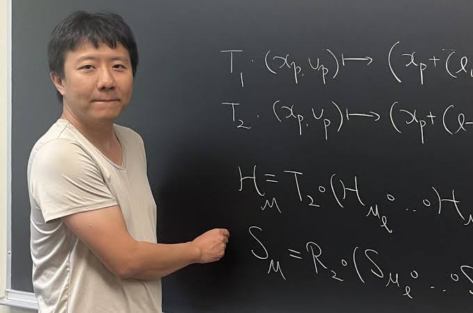 PhilosophyOfPhy's tweet photo. In a gas, every molecule follows the laws of motion. Yet when trillions of molecules collide, we stop tracking them one by one and describe the gas with probability. For more than a century, mathematicians have asked whether this statistical description can be derived directly from the mechanical motion of the particles.

Yu Deng, Zaher Hani and Xiao Ma studied an ideal gas whose particles are represented by hard spheres. Between collisions, each sphere moves freely. When two spheres meet, they rebound according to ordinary mechanics. The difficulty is that particles may collide again and again, creating long chains of connected events that appear to destroy the independence required by the Boltzmann equation.

The researchers developed a way to organize these vast collision histories and divide them into manageable parts. They proved that, under the conditions they studied, repeated collisions have a negligible effect in the relevant limit. The statistical behavior predicted by the Boltzmann equation therefore emerges from the mechanical motion of individual particles.

This result resolves an important case within Hilbert’s sixth problem, the larger effort to place the laws of physics on a firm mathematical foundation. It does not solve the entire problem, but it provides a rigorous bridge between two levels of nature: the exact motion of microscopic particles and the statistical laws observed at larger scales.

For this work, along with major contributions to wave turbulence and nonlinear Schrödinger equations, Yu Deng received the 2026 Fields Medal.