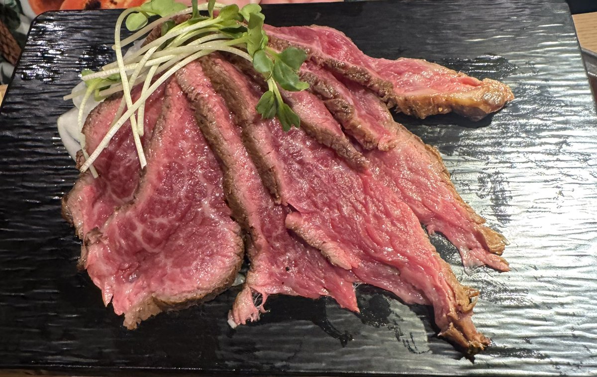 1975Piece's tweet photo. 亀有
ホルモンたけしにて
コスパ最強のお肉にお酒
どれもめちゃくちゃ美味しかった😋
#焼肉 #グルメ #酒 #ディナー
 https://t.co/FeVAZ3UaHk https://t.co/dbakvlJwH2