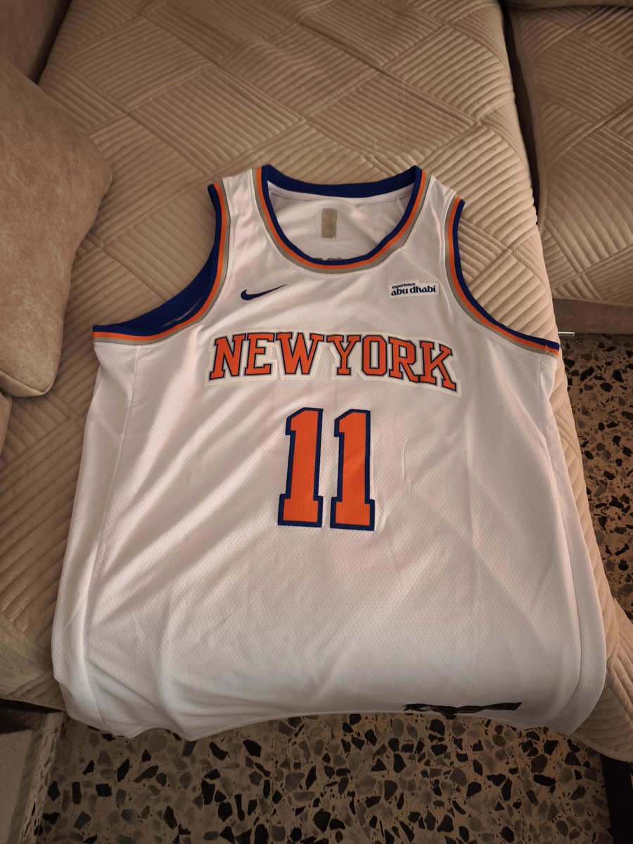 DevidFranco's tweet photo. Camiseton de los campeones de la NBA. Como siempre calidad y profesionalidad. Los mejores 
@CamicracksFUT1 @infutcamicracks https://t.co/6Q9nbE9EO9