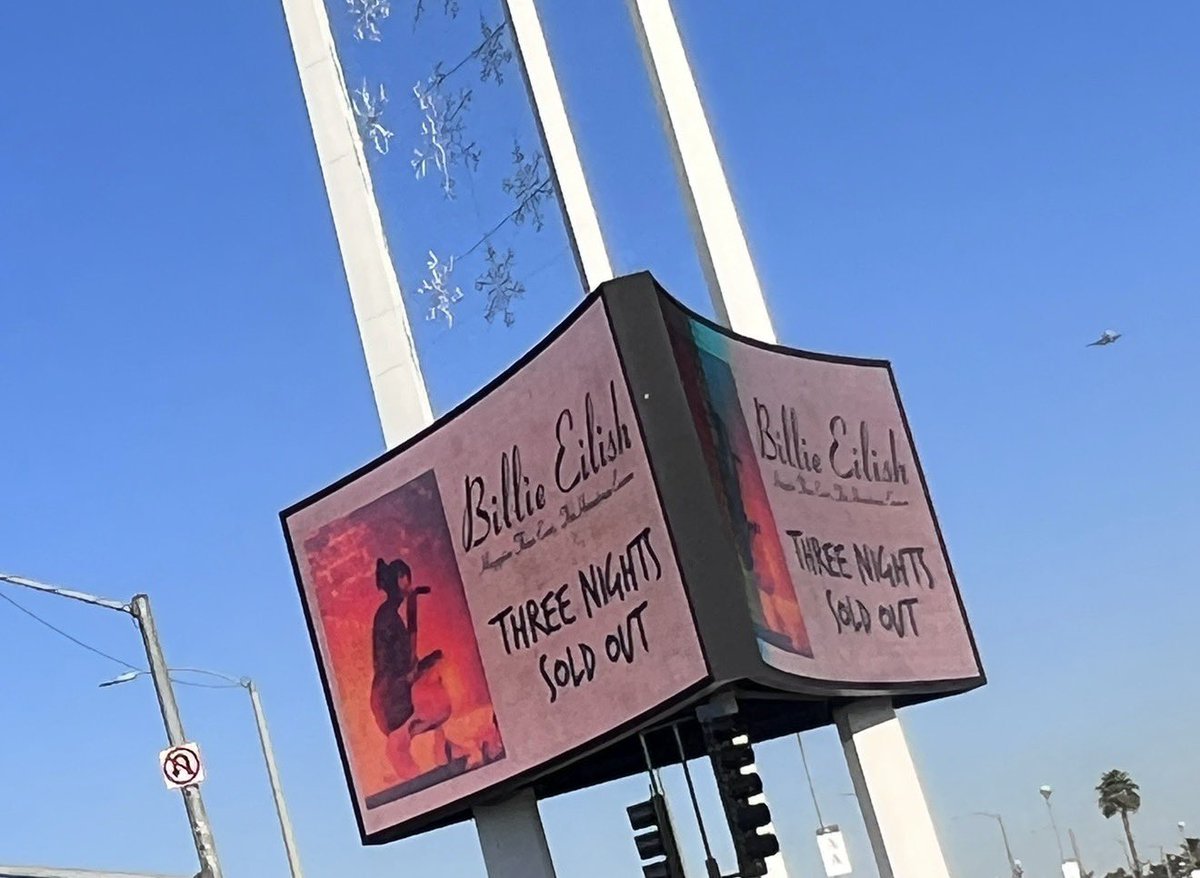 snoopysbillie's tweet photo. happy 5 years to the album that truly saved my life, the first time i got to see billie was at the hte tour <3 so many memories that i’ll never forget. i can’t put into words what this album means for me so i’ll just say i’m so so grateful it exists 💘💘💘 #5yearsofHTE https://t.co/VTVqdWjKds